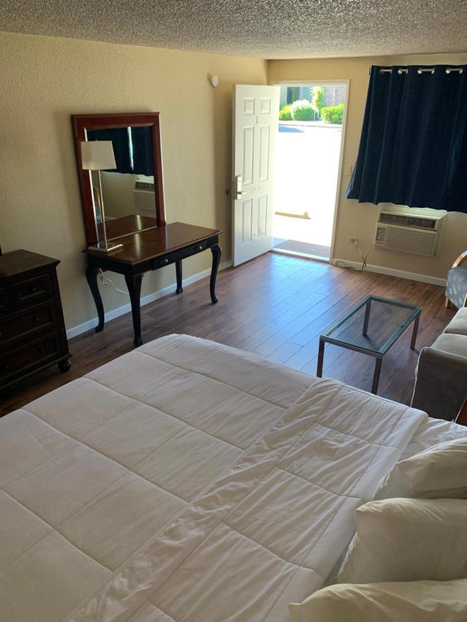 Smokey Point Motor Inn アーリントン エクステリア 写真