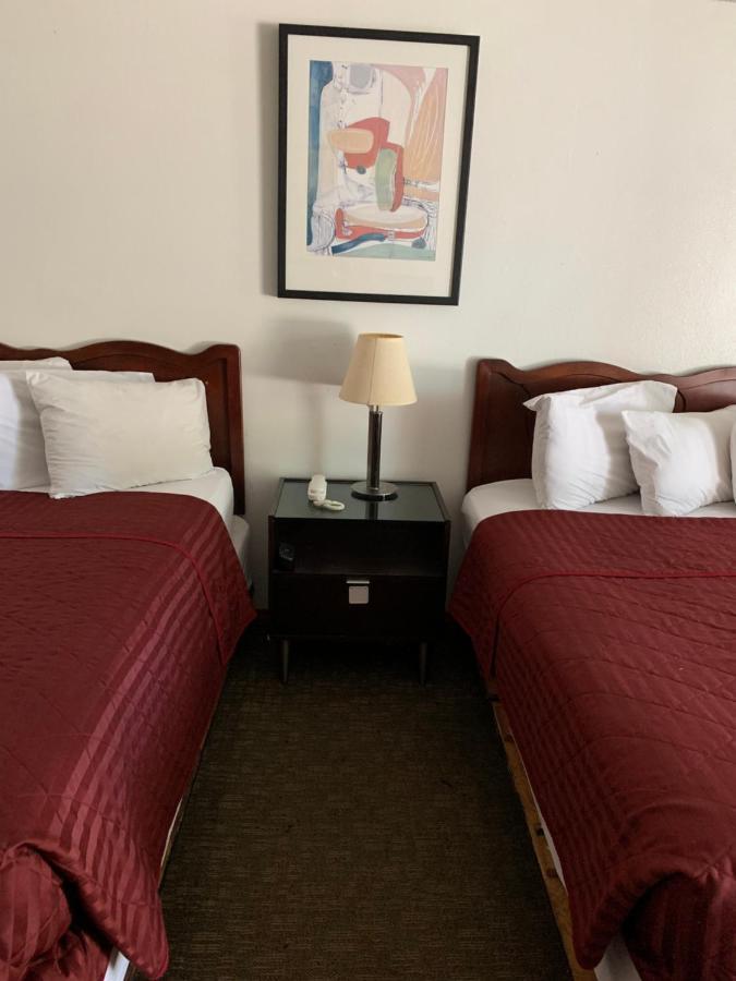 Smokey Point Motor Inn アーリントン エクステリア 写真